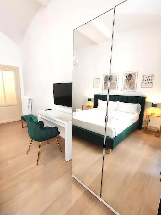 The Gold Apartment-1